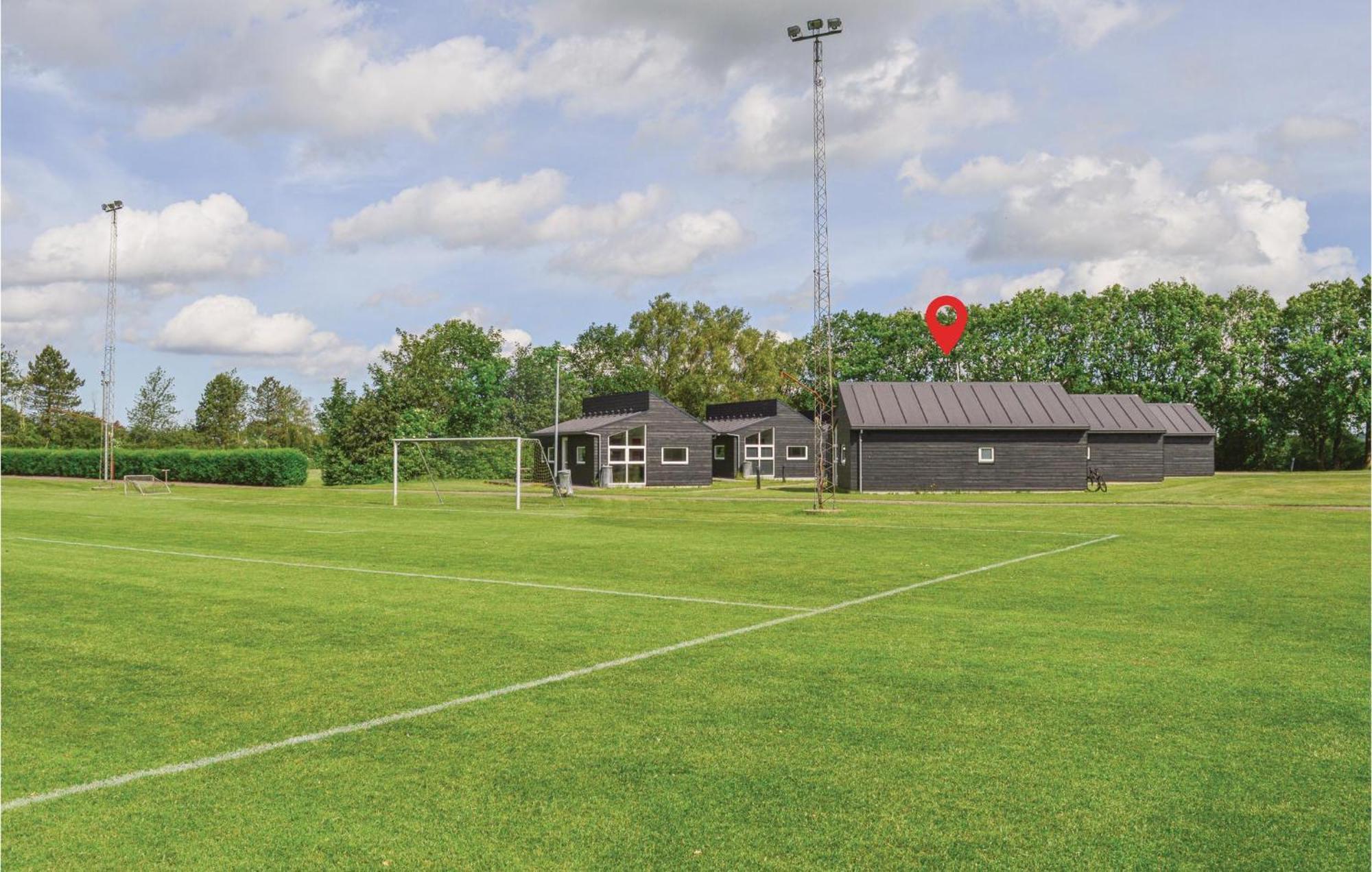 Awesome Home In Spjald With Wifi Exteriör bild