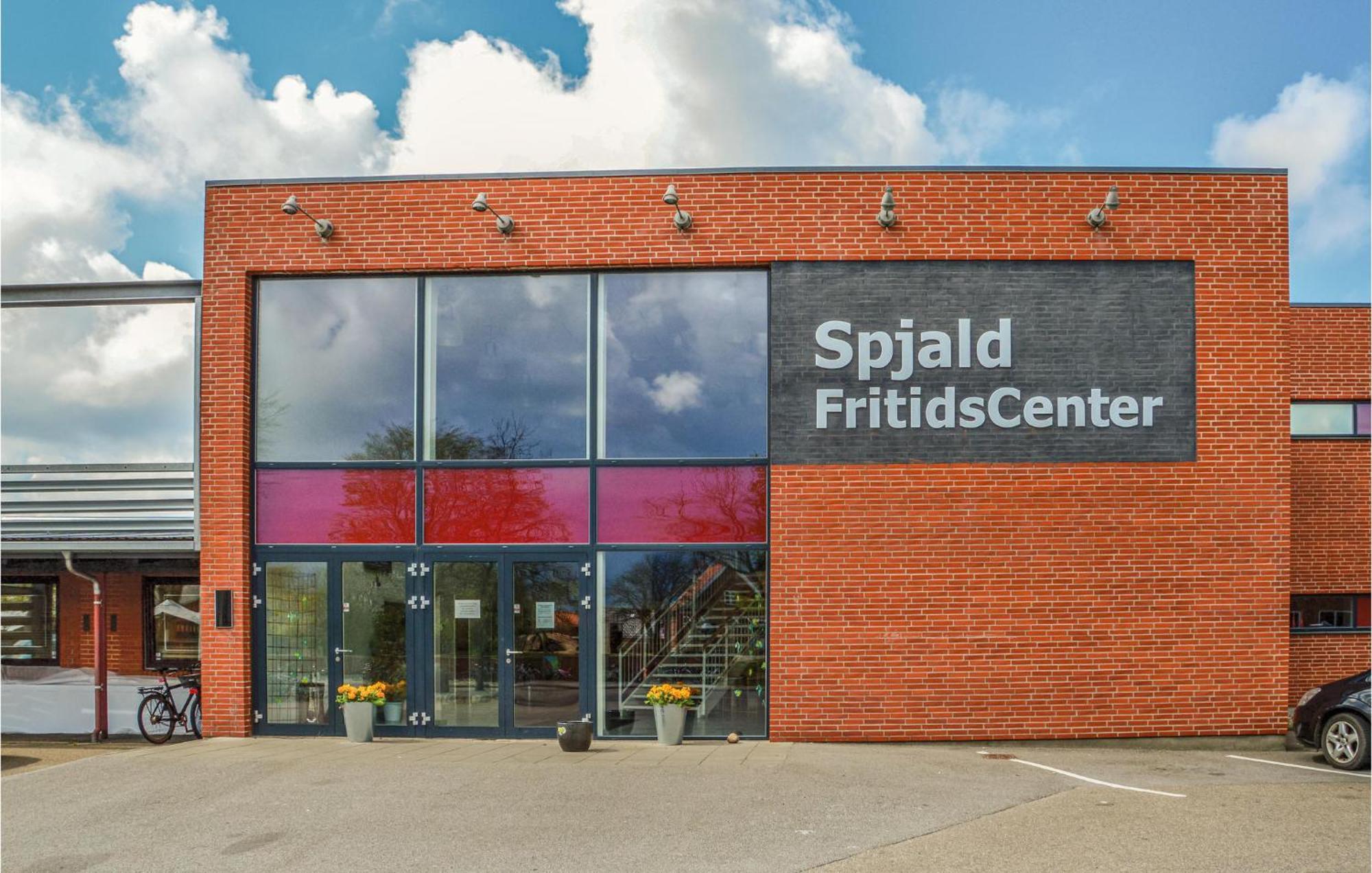 Awesome Home In Spjald With Wifi Exteriör bild